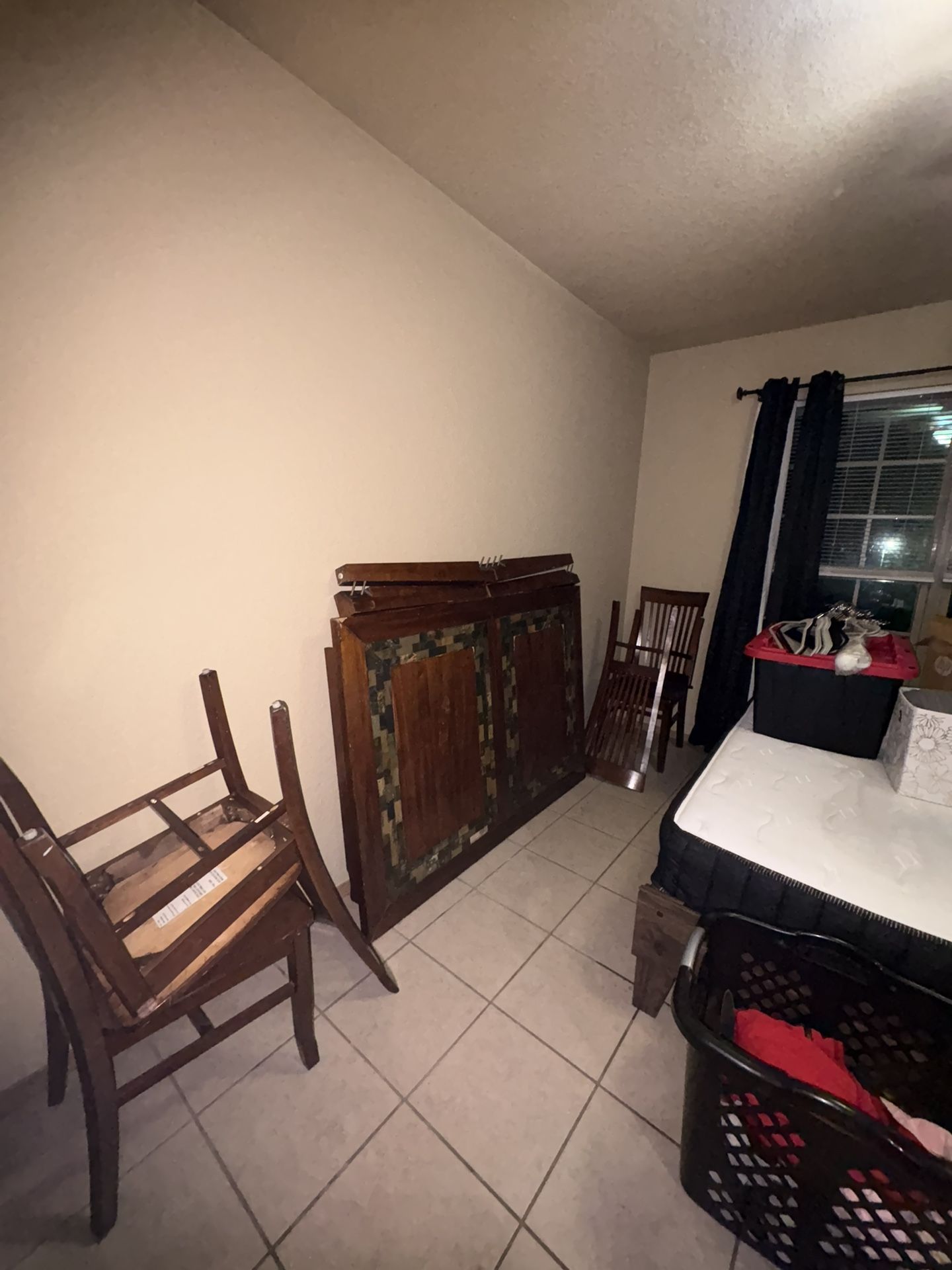 Solid wood table w/ 4 chairs