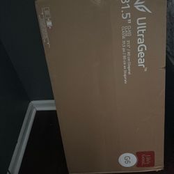 Ultra gear 31.5 G6 165Hz