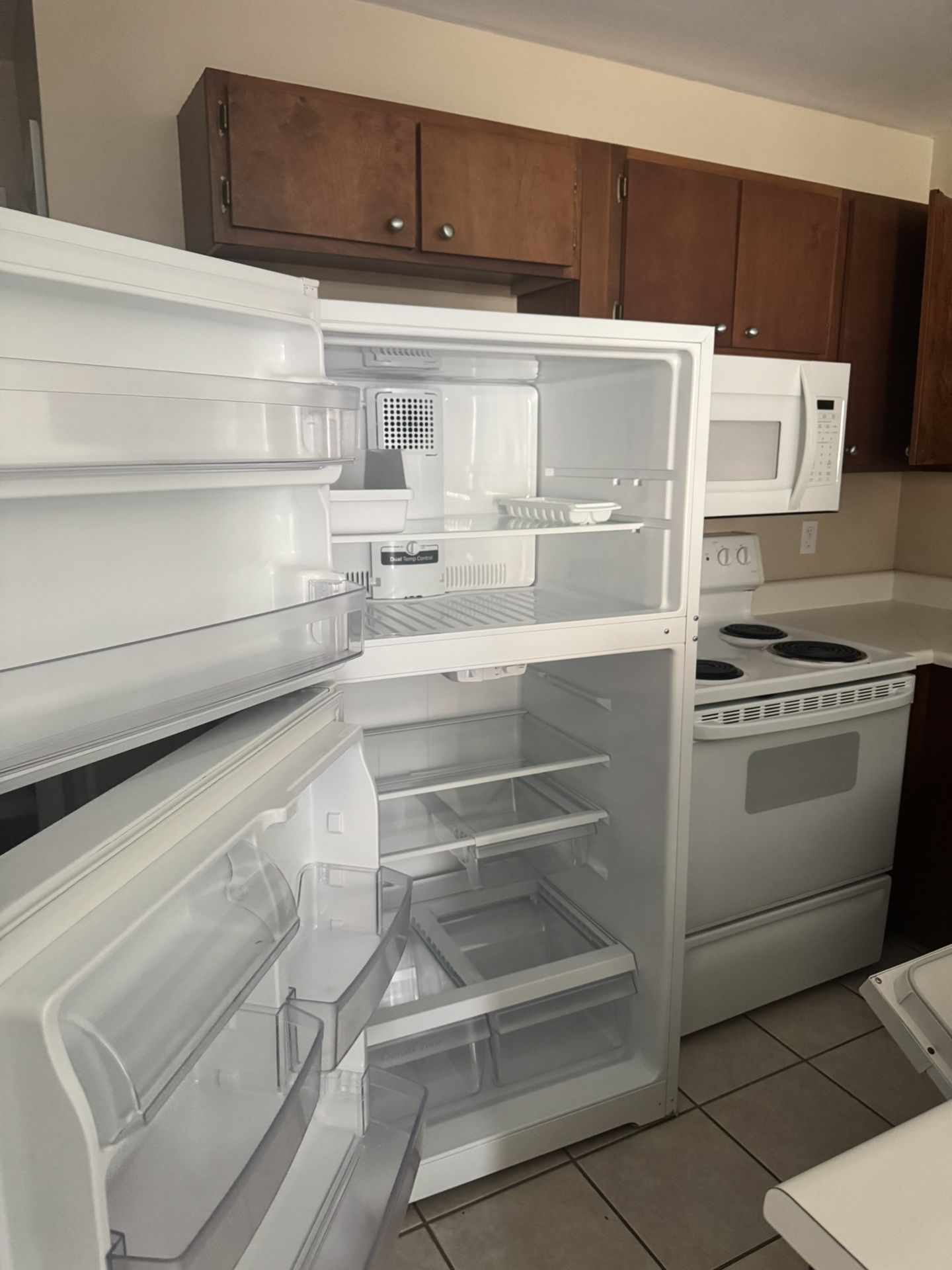 Appliances (Refrigerator, Microwave, Stove)