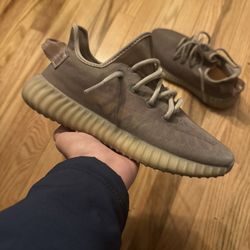 Yeezy 350 “Mono Mist” (Size 8)