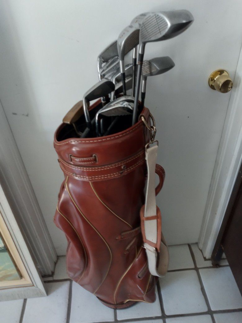 Used Set Of Men's R/H Golf Clubs