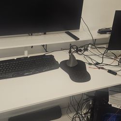 L-Shaped Computer Desk with LED & Built-in Power - Escritorio Blanco