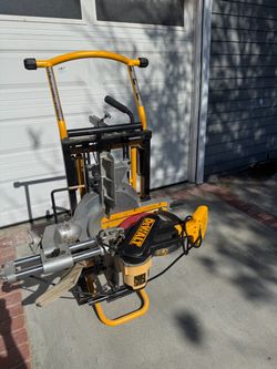 DEWALT 12" Dual Bevel Sliding Corded Miter Saw with stand