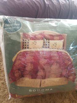 Cal King Comforter complete bag n a bag