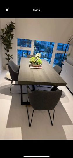 Beautiful Elegant Upscale Luxury Dinning Room Set 