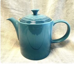 Le Cruset Grand Teapot