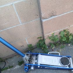 Auto Zones Duralast 1&1/2 Ton Floor Jack