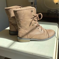 Brown Lace Up Boots 