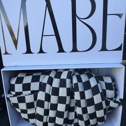 Mabē Baby Carrier