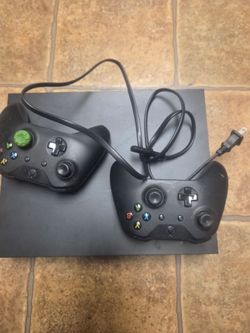 Microsoft Xbox One X 1TB Bundle - 2 Controllers (Black
