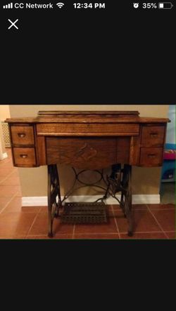 Antique Sewing Machine 
