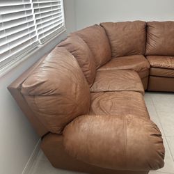 Couch W Pull Out Bed