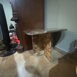 corner table / stand 