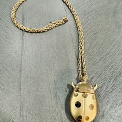 VINTAGE Gold tone ladybug locket pendant necklace, Pocket Watch with chain Beautifu