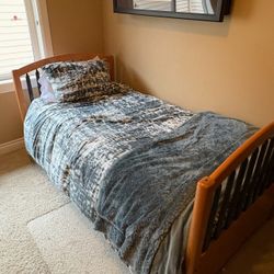 Bed w/ Brand New Mattress 