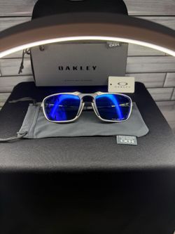 Oakley sunglass (aluminum)