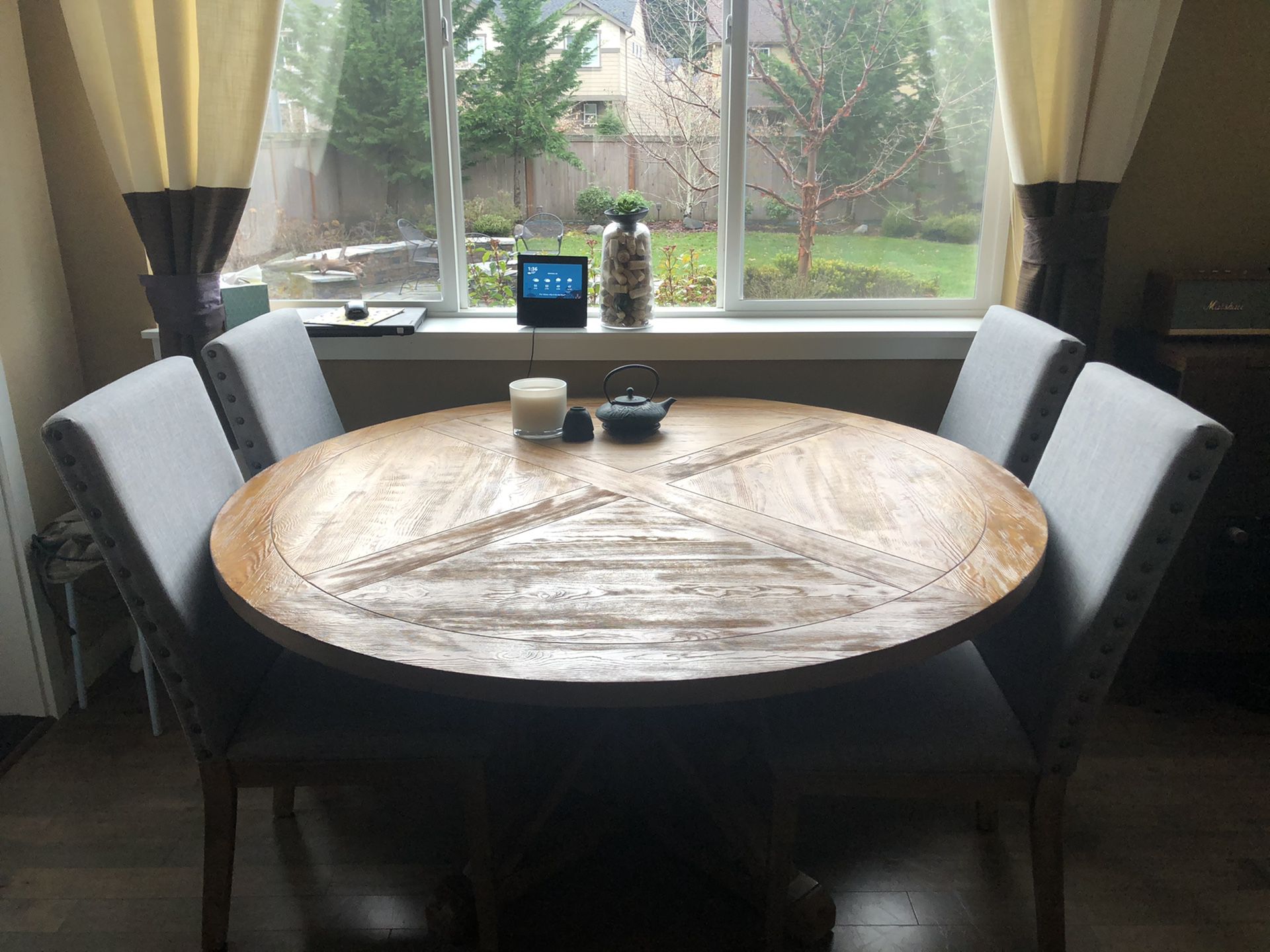 Round Pine Wood Dining Set with Nail Head Chairs