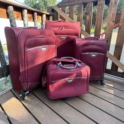 Samsonite 4-Piece Burgundy Luggage Set – Great Condition