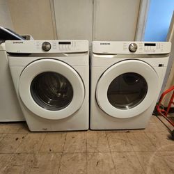 Samsung washer and gas dryer set