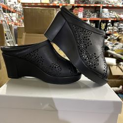 Women’s Pure Leather Clogs 