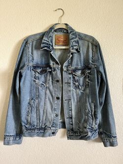 Levi’s Jean Jacket (Size Small)
