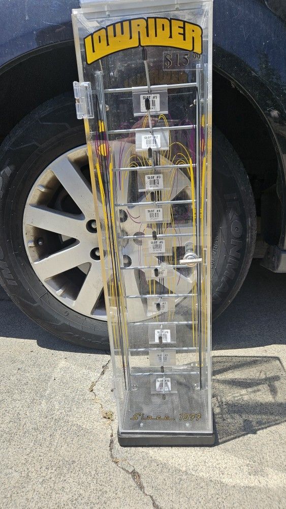 Lowrider sunglass display case