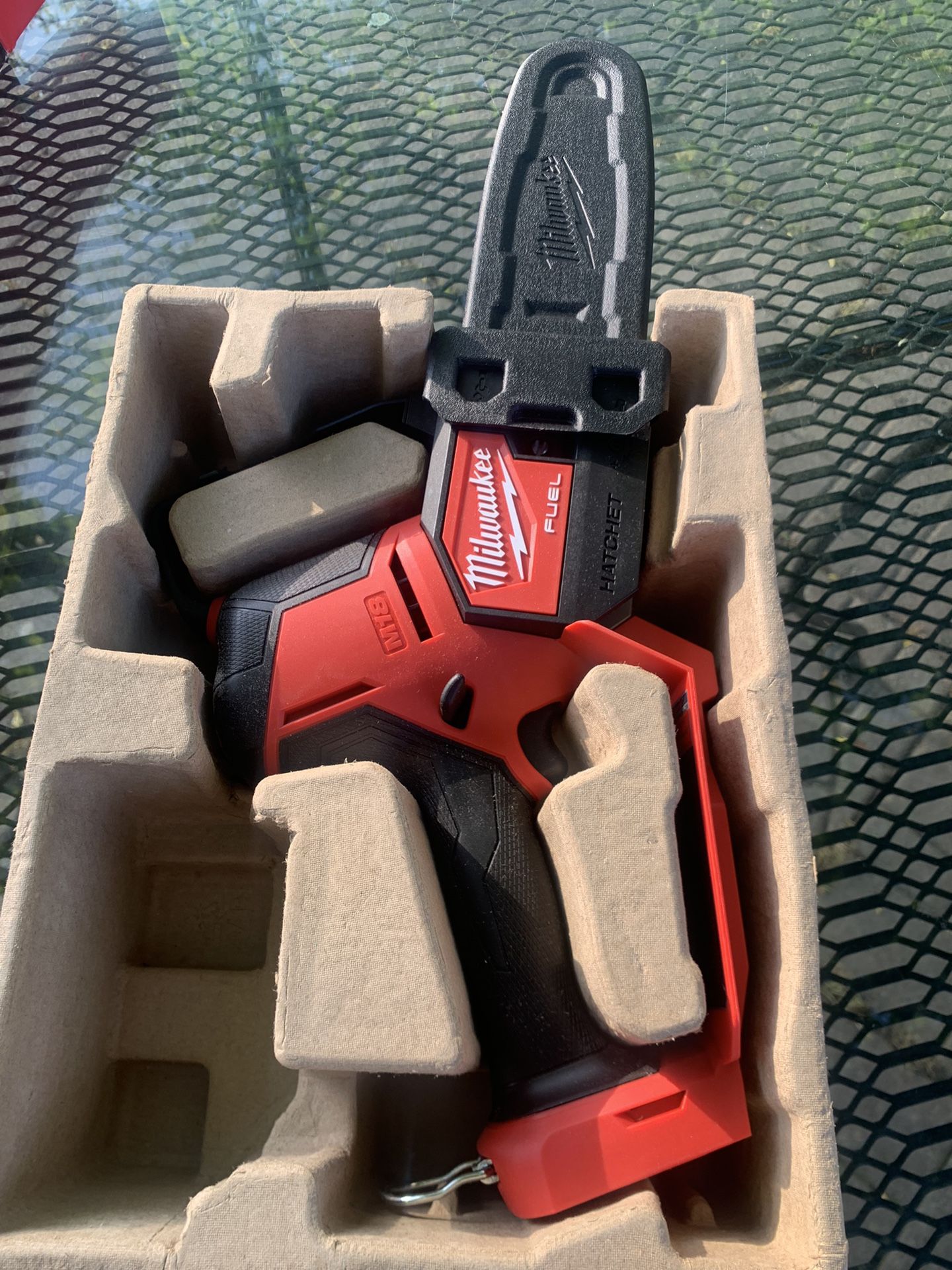 Milwaukee M18 FUEL 18V Lithium-Ion Brushless Battery 8 in. HATCHET Pruning Saw (Tool-Only)
