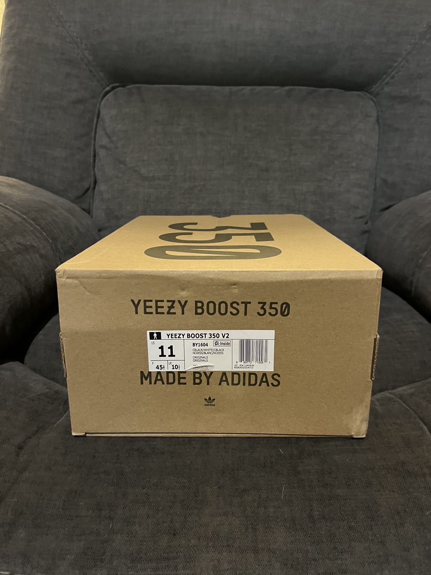 Yeezy Boost 350 V2 Oreo Yeezy Boost 350 V2 Oreo