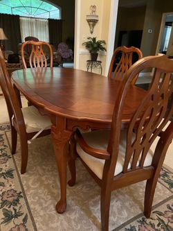 5pcs. Dining table