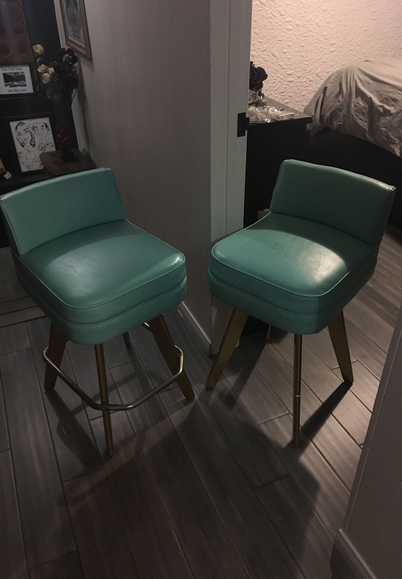 Set of 2 Sexy 60s bar stools retro teal & gold