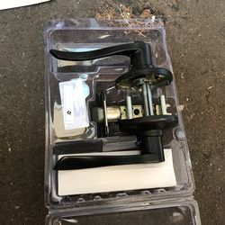 Kwikset Bed&Bath Handle Door Set