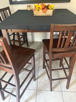 Dining Table  + 4 Chairs. Pub height
