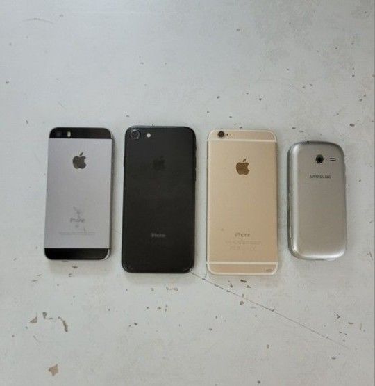 Apple / Samsung Cell Phones For Sale lot of 4 phones
