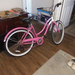 Womens Beach Cruiser,New120 obo,(contact info removed)