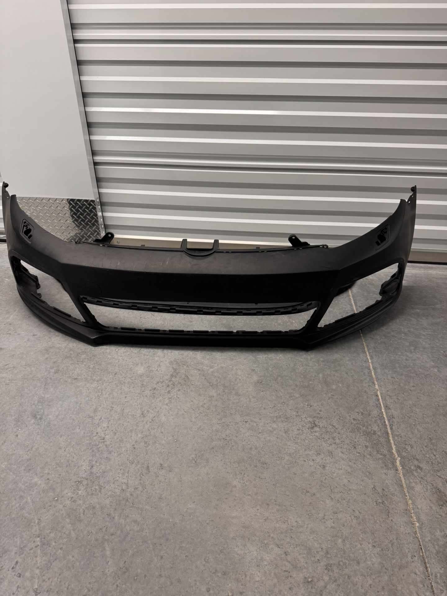 Volkswagen Golf R Bumper 