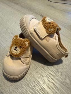 Wonder Nation - Teddy Bear Shoes / Size 5