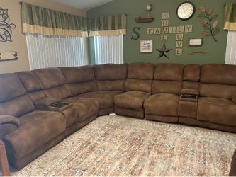 Large Sectional with Reclining Seats