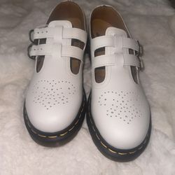 Doc Marten’s White Shoe Sandal Size 9
