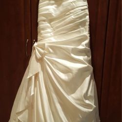 Davids Bridal Wedding Dress