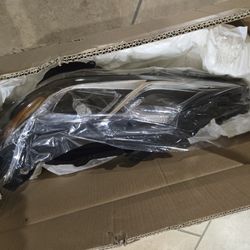 New Driver Side 18-22 Camry / Faro Nuevo Lado Chofer 18-22 Camry