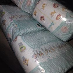 2 Packs Pampers Size 2 