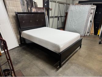Queen bed with mattress $280