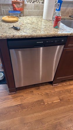 FRIGIDAIRE DISHWASHER
