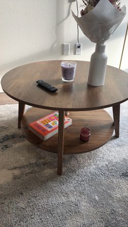 Brown coffee table - round