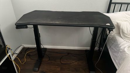 Inland Motorized Height-Adjustable Gaming Desk