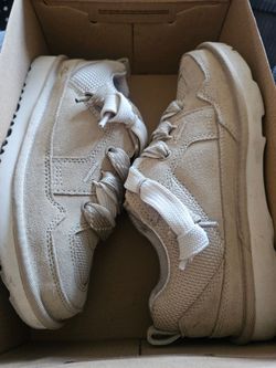 UGG SIZE 4 $45 good condition