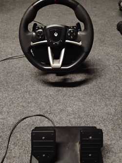 HORI racing Wheel for Xbox and PC