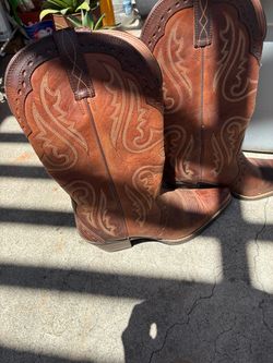 Ariat women cowboy boots