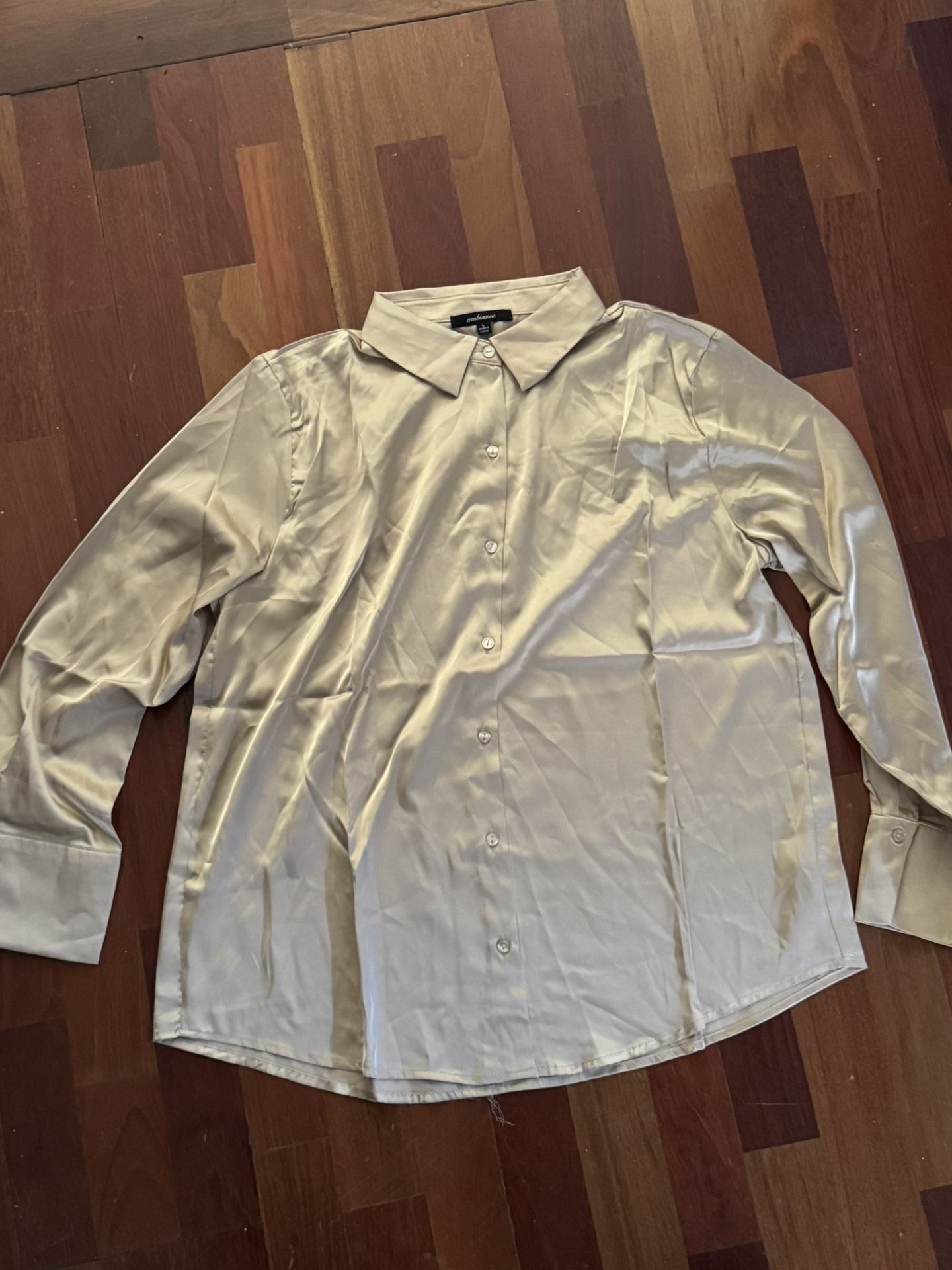 Fashion Nova ambiance Feelin’ Popular Satin Shirt - Taupe Large