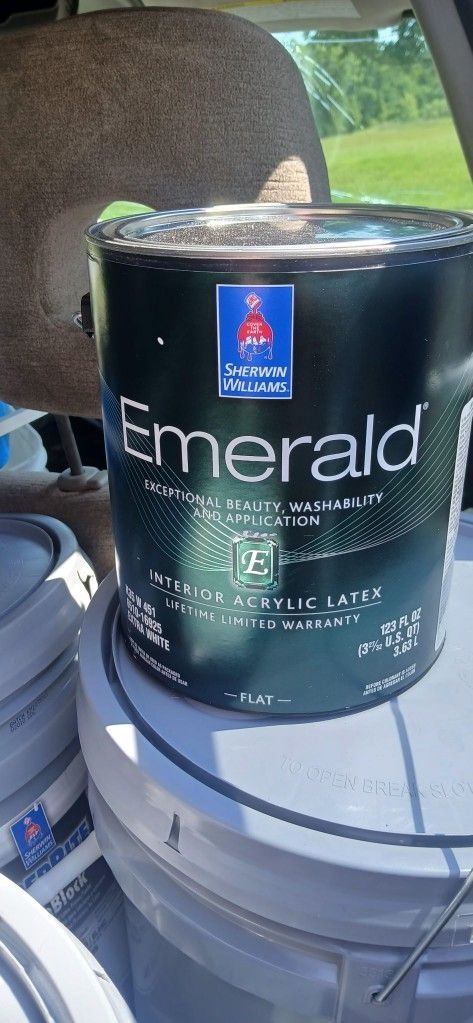 Emerald Interior Acrylic Latex And Prolock PRIMER